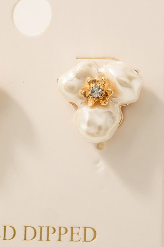 Fleur d’Or Pearl Stud Earrings