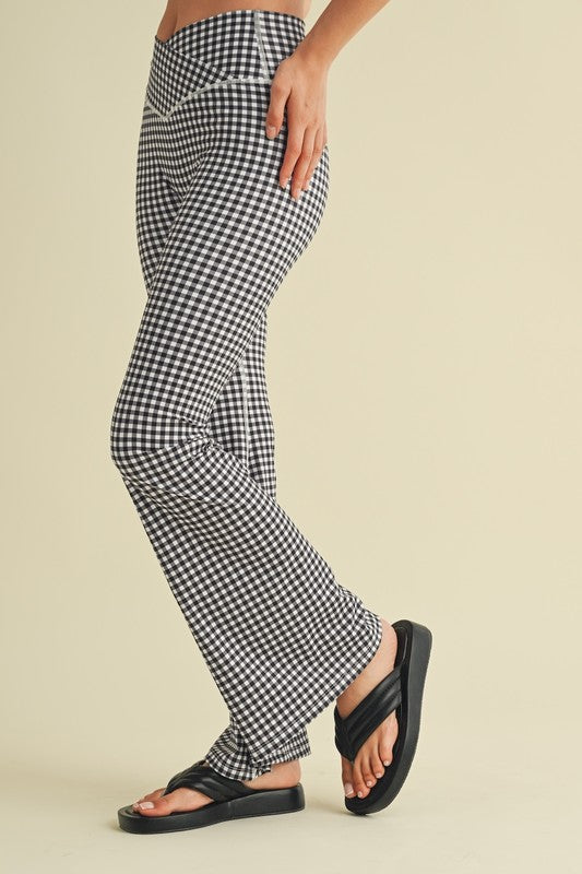Gingham Soft Sculpt V-Waist Flare Pants