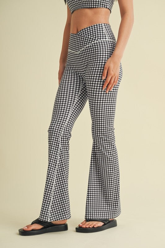 Gingham Soft Sculpt V-Waist Flare Pants