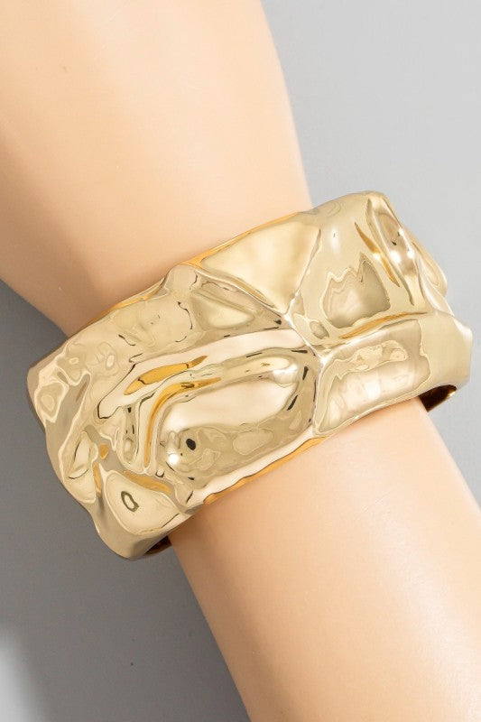 Sculpted Aura Bangle