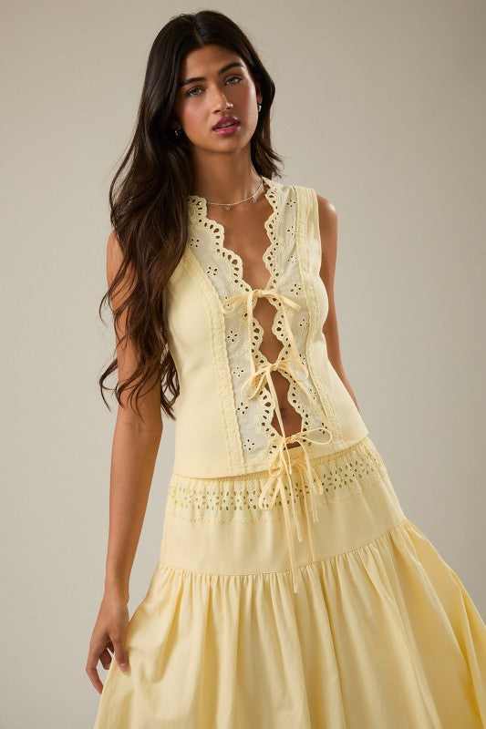 Corner Stand Lace Vest Top