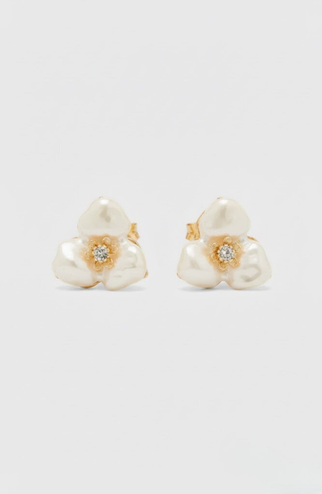 Fleur d’Or Pearl Stud Earrings