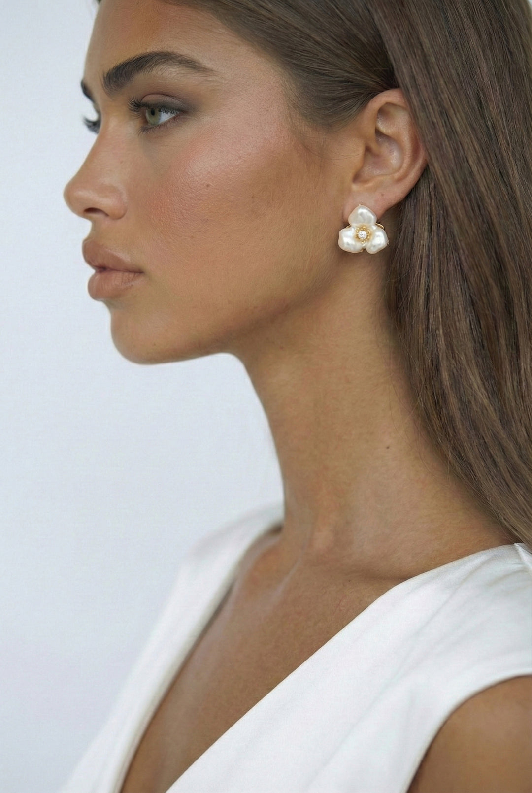Fleur d’Or Pearl Stud Earrings