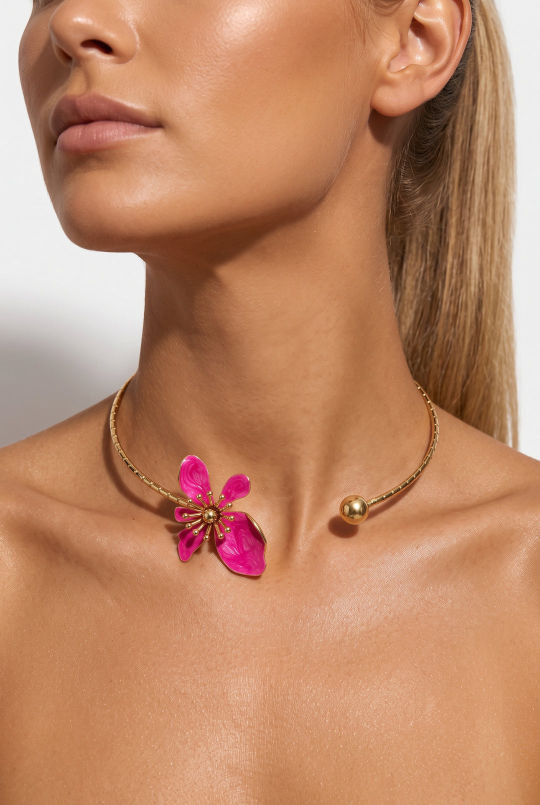 Sculpted Flower Choker Necklace